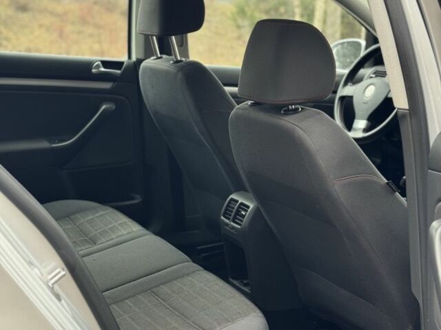 Сірий Фольксваген Гольф, об'ємом двигуна 1.6 л та пробігом 224 тис. км за 4850 $, фото 10 на Automoto.ua