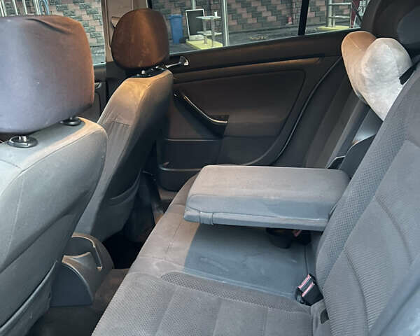 Серый Фольксваген Гольф, объемом двигателя 1.97 л и пробегом 350 тыс. км за 5700 $, фото 23 на Automoto.ua