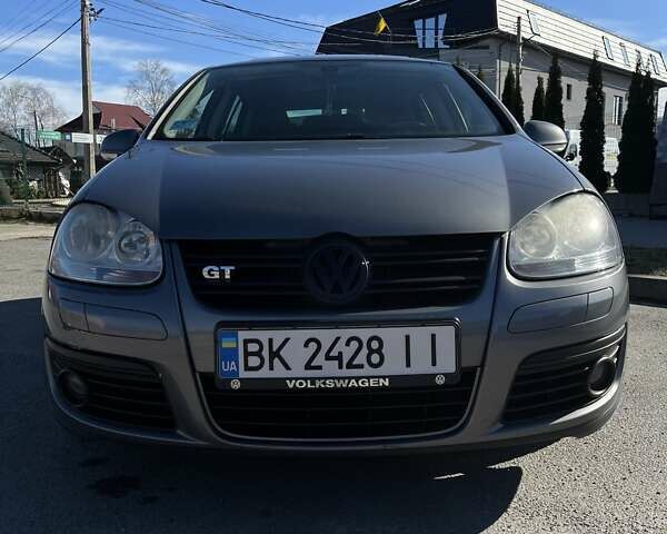 Серый Фольксваген Гольф, объемом двигателя 1.39 л и пробегом 208 тыс. км за 6000 $, фото 3 на Automoto.ua