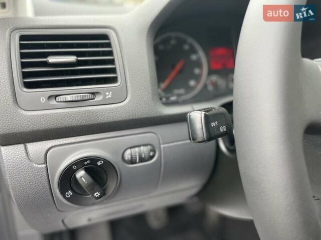 Серый Фольксваген Гольф, объемом двигателя 1.6 л и пробегом 262 тыс. км за 6950 $, фото 50 на Automoto.ua