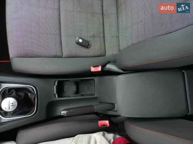 Серый Фольксваген Гольф, объемом двигателя 1.4 л и пробегом 216 тыс. км за 5800 $, фото 22 на Automoto.ua