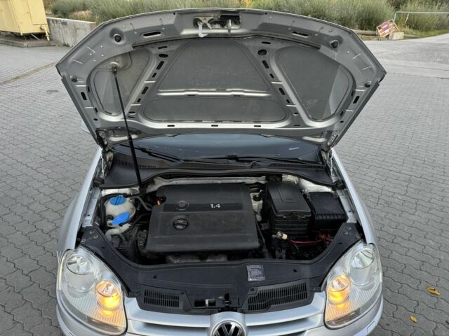 Сірий Фольксваген Гольф, об'ємом двигуна 1.4 л та пробігом 209 тис. км за 4800 $, фото 2 на Automoto.ua