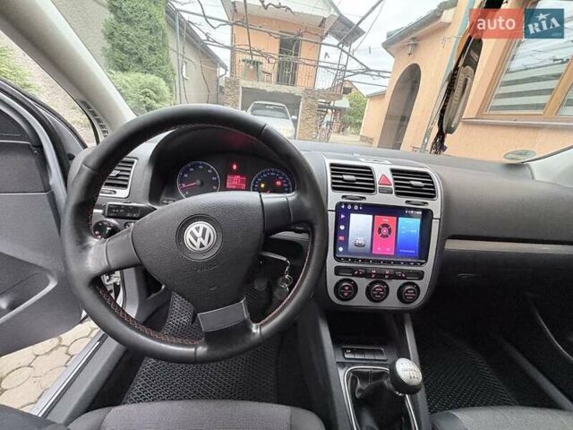 Серый Фольксваген Гольф, объемом двигателя 1.6 л и пробегом 260 тыс. км за 5300 $, фото 7 на Automoto.ua