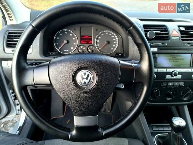 Серый Фольксваген Гольф, объемом двигателя 1.4 л и пробегом 235 тыс. км за 4699 $, фото 20 на Automoto.ua