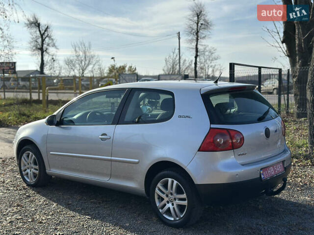 Серый Фольксваген Гольф, объемом двигателя 1.6 л и пробегом 235 тыс. км за 5100 $, фото 12 на Automoto.ua