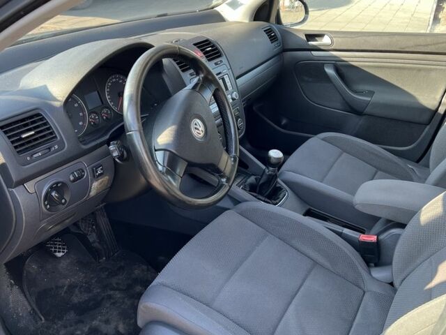 Сірий Фольксваген Гольф, об'ємом двигуна 1.6 л та пробігом 235 тис. км за 6500 $, фото 7 на Automoto.ua