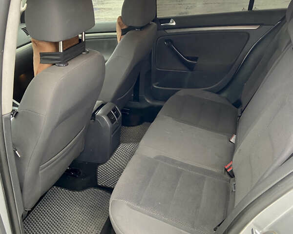 Сірий Фольксваген Гольф, об'ємом двигуна 1.9 л та пробігом 413 тис. км за 6000 $, фото 17 на Automoto.ua