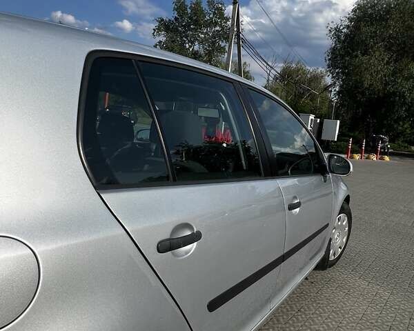 Серый Фольксваген Гольф, объемом двигателя 1.39 л и пробегом 280 тыс. км за 4900 $, фото 6 на Automoto.ua