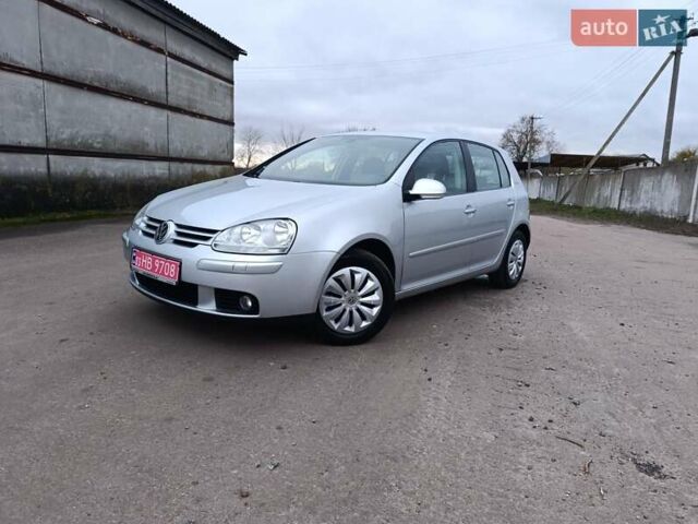 Серый Фольксваген Гольф, объемом двигателя 1.6 л и пробегом 256 тыс. км за 5650 $, фото 1 на Automoto.ua