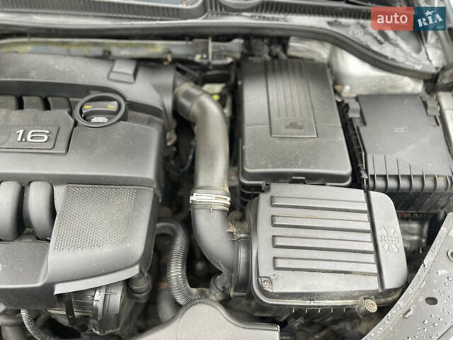 Серый Фольксваген Гольф, объемом двигателя 1.6 л и пробегом 220 тыс. км за 5250 $, фото 47 на Automoto.ua