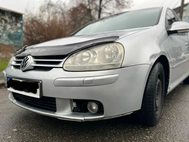 Серый Фольксваген Гольф, объемом двигателя 1.4 л и пробегом 305 тыс. км за 3600 $, фото 2 на Automoto.ua