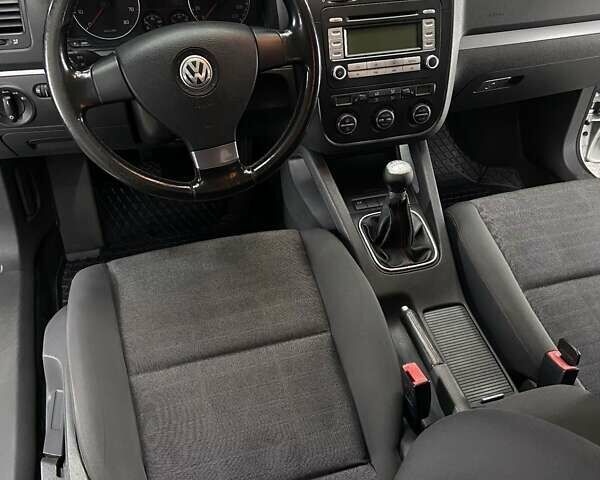 Серый Фольксваген Гольф, объемом двигателя 1.39 л и пробегом 172 тыс. км за 5500 $, фото 9 на Automoto.ua