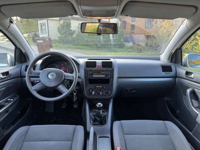 Сірий Фольксваген Гольф, об'ємом двигуна 0 л та пробігом 250 тис. км за 1600 $, фото 6 на Automoto.ua