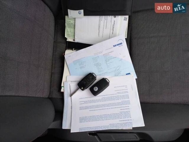 Серый Фольксваген Гольф, объемом двигателя 1.4 л и пробегом 216 тыс. км за 5800 $, фото 27 на Automoto.ua