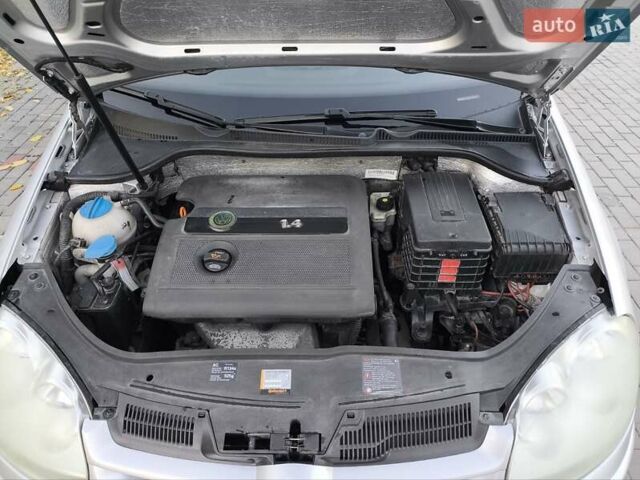 Серый Фольксваген Гольф, объемом двигателя 1.39 л и пробегом 199 тыс. км за 5500 $, фото 29 на Automoto.ua