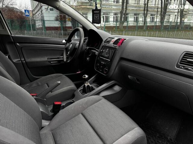 Сірий Фольксваген Гольф, об'ємом двигуна 1.4 л та пробігом 288 тис. км за 4490 $, фото 32 на Automoto.ua