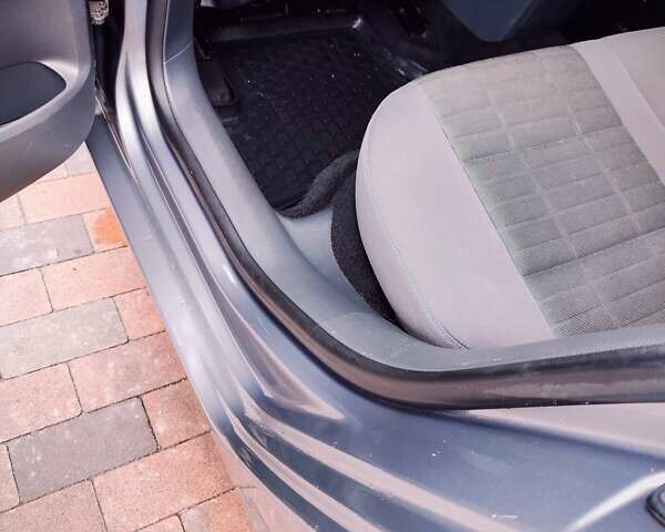 Серый Фольксваген Гольф, объемом двигателя 1.6 л и пробегом 227 тыс. км за 5850 $, фото 27 на Automoto.ua