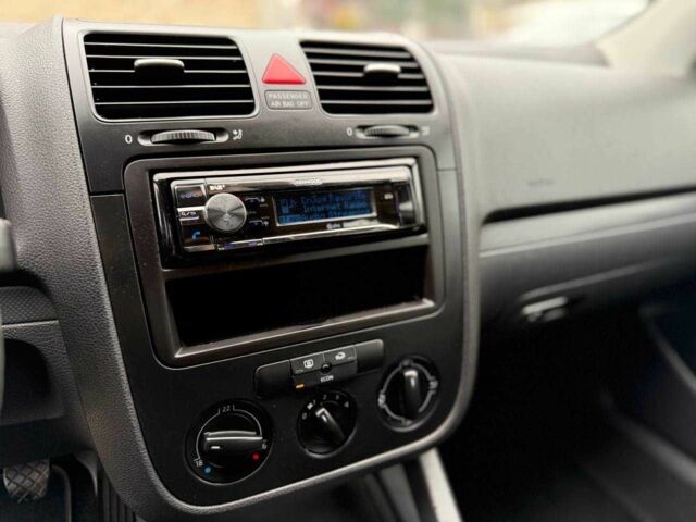 Серый Фольксваген Гольф, объемом двигателя 1.4 л и пробегом 210 тыс. км за 5799 $, фото 12 на Automoto.ua