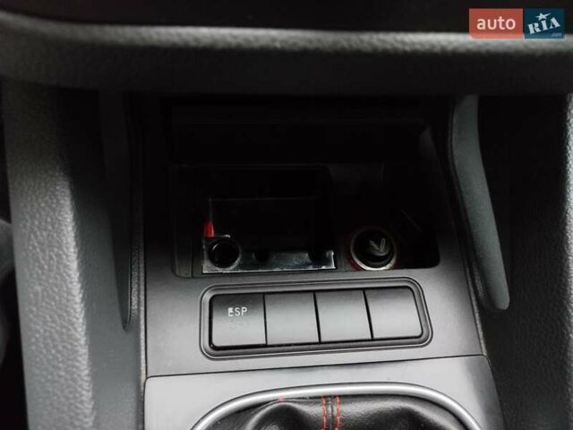 Серый Фольксваген Гольф, объемом двигателя 1.4 л и пробегом 216 тыс. км за 5800 $, фото 19 на Automoto.ua