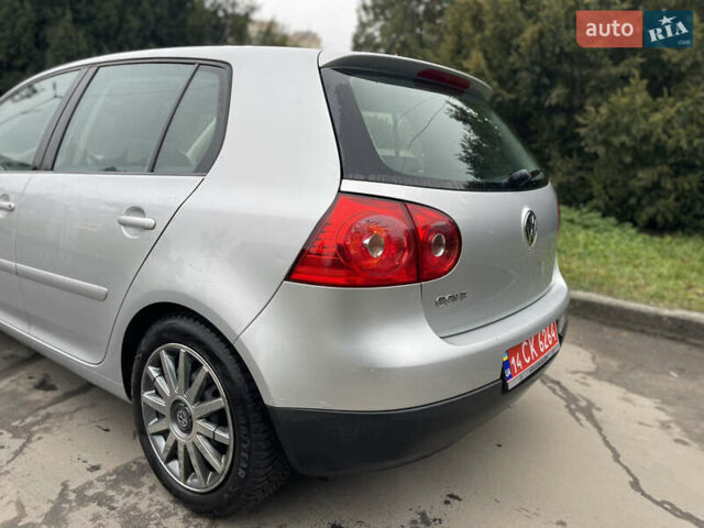 Серый Фольксваген Гольф, объемом двигателя 1.6 л и пробегом 216 тыс. км за 5750 $, фото 8 на Automoto.ua