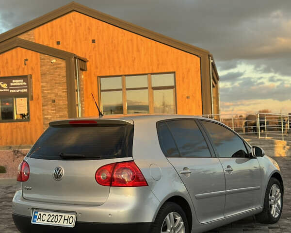 Серый Фольксваген Гольф, объемом двигателя 1.4 л и пробегом 289 тыс. км за 5000 $, фото 5 на Automoto.ua