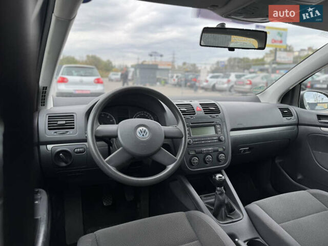 Сірий Фольксваген Гольф, об'ємом двигуна 1.6 л та пробігом 203 тис. км за 6200 $, фото 9 на Automoto.ua