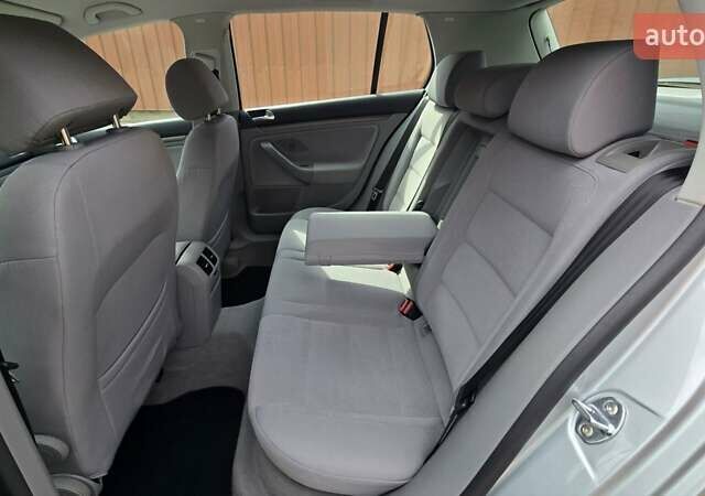 Серый Фольксваген Гольф, объемом двигателя 1.6 л и пробегом 193 тыс. км за 7499 $, фото 49 на Automoto.ua