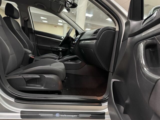 Серый Фольксваген Гольф, объемом двигателя 1.6 л и пробегом 187 тыс. км за 6500 $, фото 9 на Automoto.ua