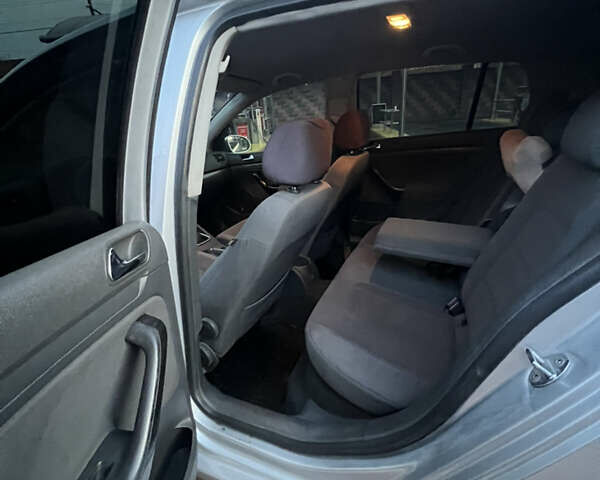 Серый Фольксваген Гольф, объемом двигателя 1.97 л и пробегом 350 тыс. км за 5700 $, фото 24 на Automoto.ua