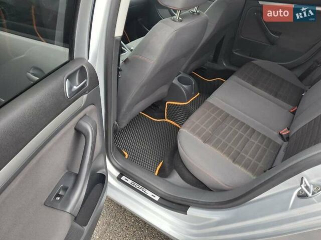 Сірий Фольксваген Гольф, об'ємом двигуна 1.39 л та пробігом 233 тис. км за 5900 $, фото 13 на Automoto.ua