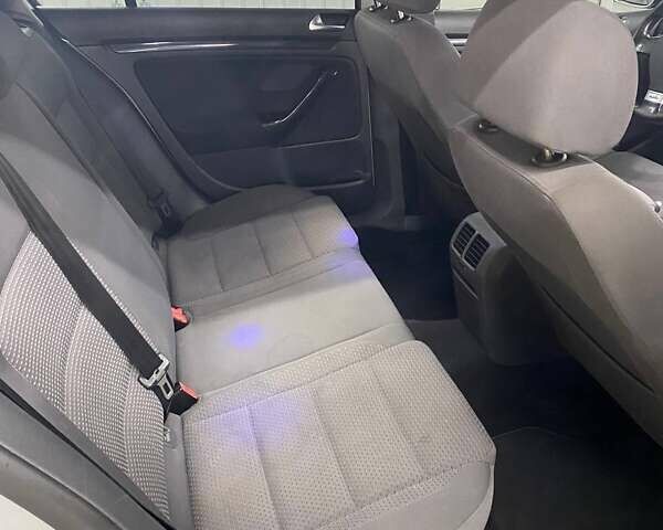 Серый Фольксваген Гольф, объемом двигателя 1.97 л и пробегом 282 тыс. км за 6500 $, фото 6 на Automoto.ua