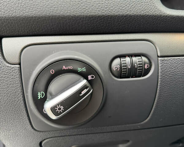 Сірий Фольксваген Гольф, об'ємом двигуна 1.6 л та пробігом 240 тис. км за 6950 $, фото 25 на Automoto.ua