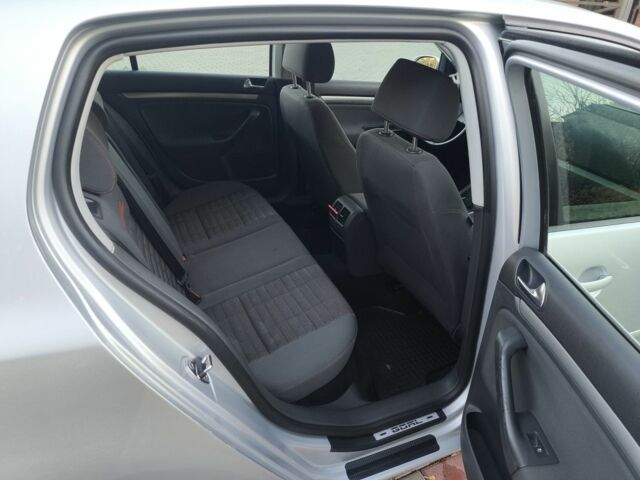 Серый Фольксваген Гольф, объемом двигателя 1.4 л и пробегом 199 тыс. км за 5500 $, фото 12 на Automoto.ua