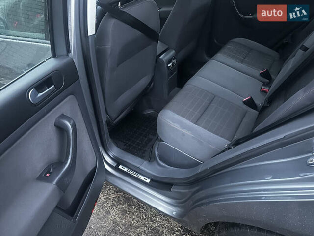 Сірий Фольксваген Гольф, об'ємом двигуна 1.6 л та пробігом 183 тис. км за 6600 $, фото 11 на Automoto.ua