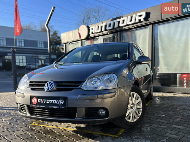 Серый Фольксваген Гольф, объемом двигателя 1.6 л и пробегом 216 тыс. км за 5900 $, фото 1 на Automoto.ua