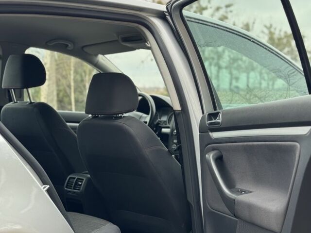 Сірий Фольксваген Гольф, об'ємом двигуна 1.6 л та пробігом 224 тис. км за 4850 $, фото 9 на Automoto.ua