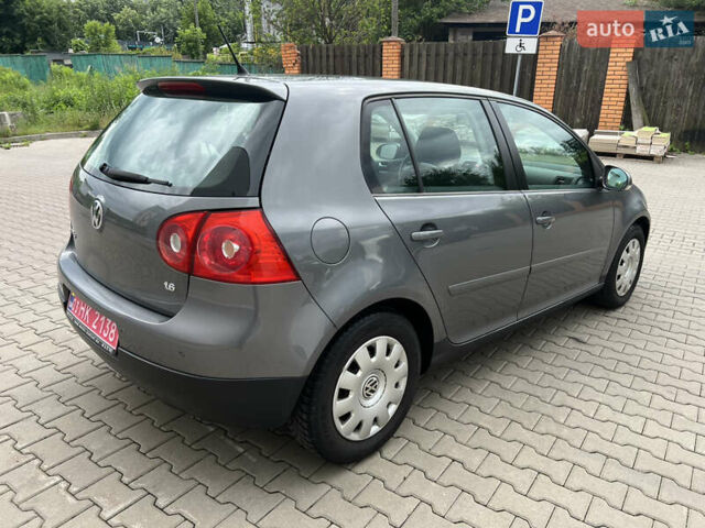 Серый Фольксваген Гольф, объемом двигателя 1.6 л и пробегом 245 тыс. км за 5600 $, фото 3 на Automoto.ua