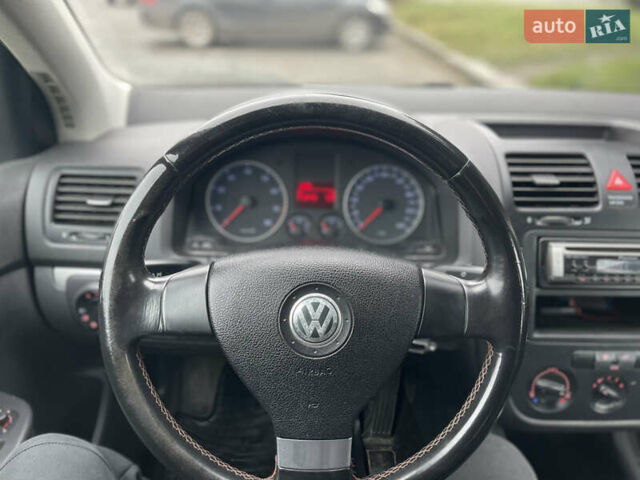 Серый Фольксваген Гольф, объемом двигателя 1.6 л и пробегом 216 тыс. км за 5750 $, фото 51 на Automoto.ua