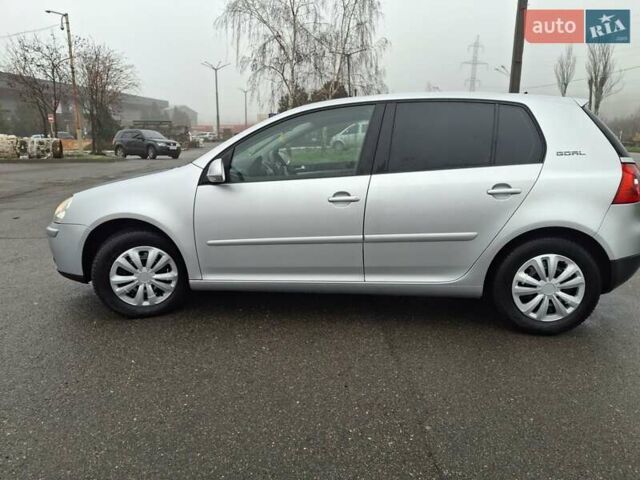 Сірий Фольксваген Гольф, об'ємом двигуна 1.39 л та пробігом 233 тис. км за 5900 $, фото 3 на Automoto.ua