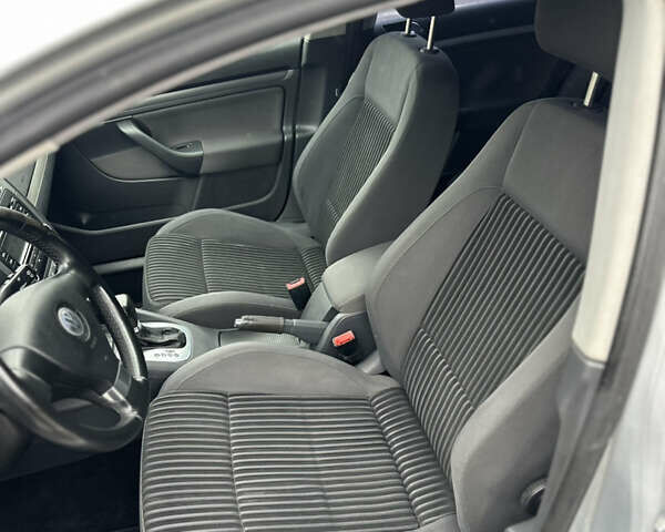 Сірий Фольксваген Гольф, об'ємом двигуна 1.4 л та пробігом 259 тис. км за 6499 $, фото 13 на Automoto.ua