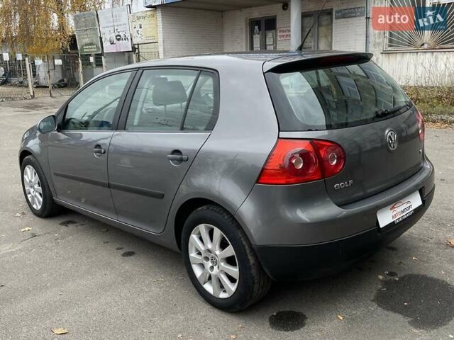 Серый Фольксваген Гольф, объемом двигателя 1.6 л и пробегом 262 тыс. км за 6950 $, фото 3 на Automoto.ua