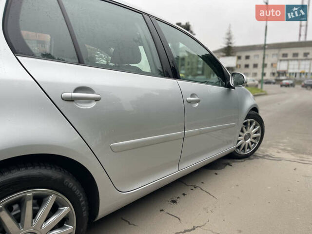 Серый Фольксваген Гольф, объемом двигателя 1.6 л и пробегом 216 тыс. км за 5750 $, фото 14 на Automoto.ua