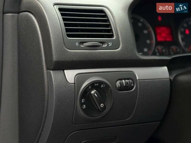 Сірий Фольксваген Гольф, об'ємом двигуна 1.4 л та пробігом 227 тис. км за 4500 $, фото 12 на Automoto.ua