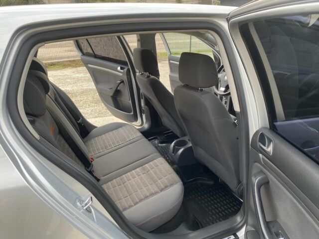 Серый Фольксваген Гольф, объемом двигателя 1.6 л и пробегом 173 тыс. км за 5000 $, фото 17 на Automoto.ua