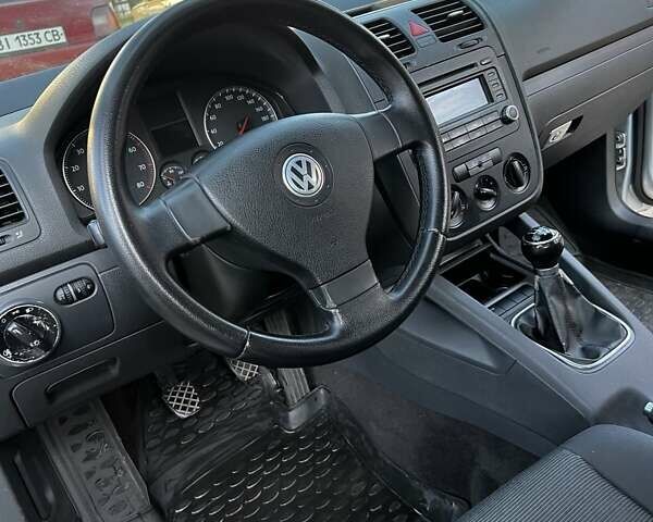 Серый Фольксваген Гольф, объемом двигателя 1.39 л и пробегом 280 тыс. км за 4900 $, фото 8 на Automoto.ua