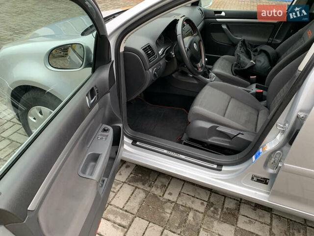 Серый Фольксваген Гольф, объемом двигателя 1.6 л и пробегом 164 тыс. км за 6300 $, фото 16 на Automoto.ua