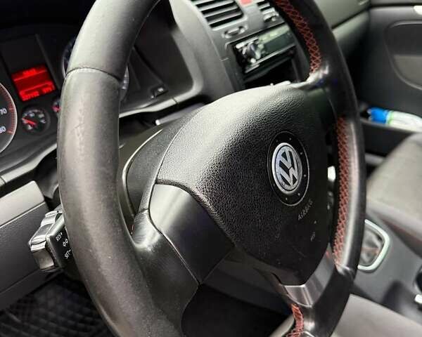 Серый Фольксваген Гольф, объемом двигателя 1.39 л и пробегом 228 тыс. км за 4500 $, фото 12 на Automoto.ua