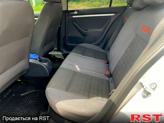 Серый Фольксваген Гольф, объемом двигателя 1.4 л и пробегом 164 тыс. км за 5500 $, фото 4 на Automoto.ua