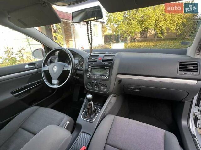 Серый Фольксваген Гольф, объемом двигателя 1.4 л и пробегом 260 тыс. км за 5900 $, фото 10 на Automoto.ua