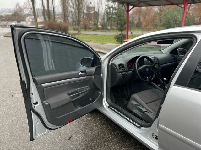 Серый Фольксваген Гольф, объемом двигателя 1.4 л и пробегом 305 тыс. км за 3600 $, фото 18 на Automoto.ua